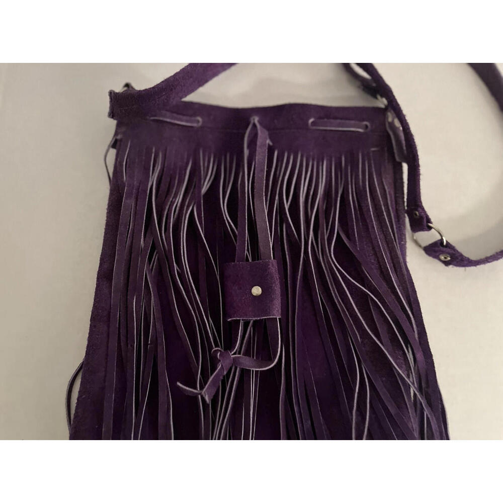 BEATRIZ PURPLE SUEDE FRINGE CROSSBODY HANDBAG MADE IN MEXICO. PREWORN